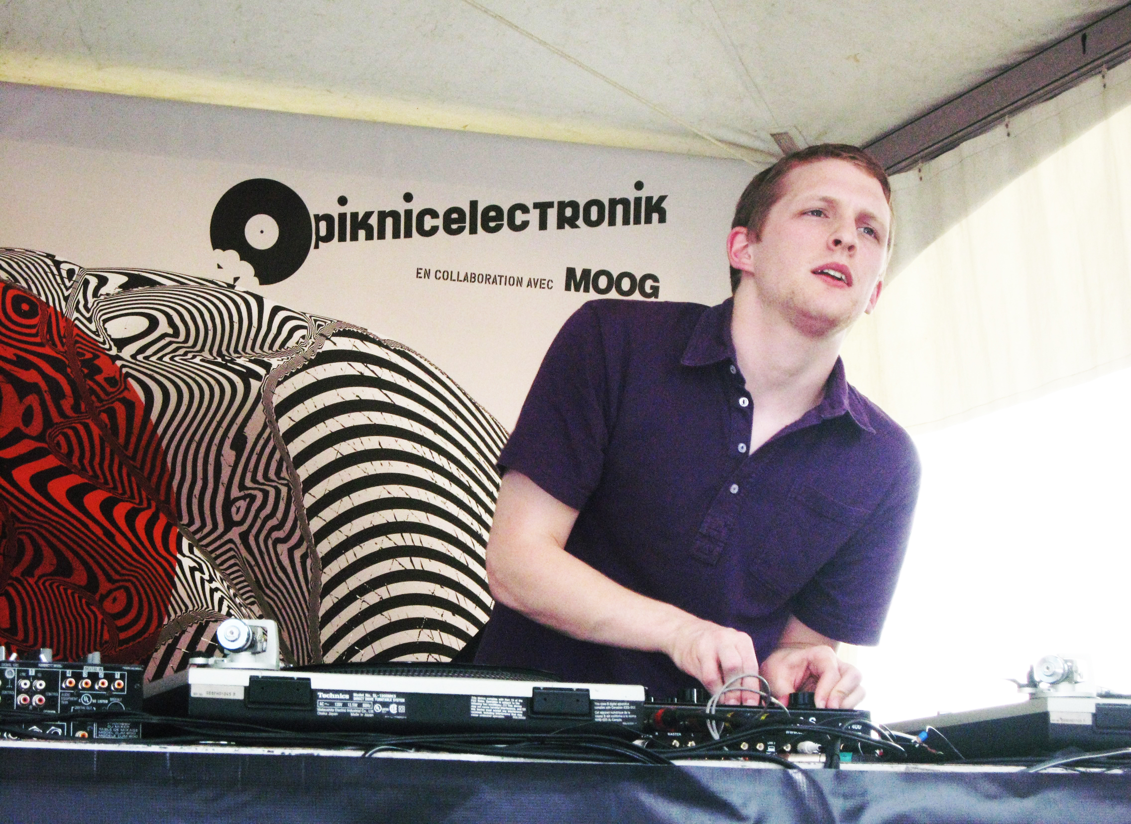 Floating Points performing